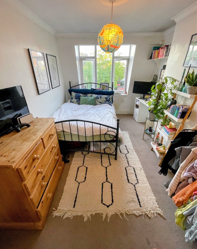 Large Room w/ Rooftop & Patio in Central Brixton Main Photo