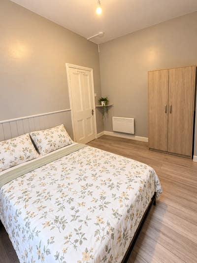 Seven Sisters Double Room|1 Person|0 Deposit Main Photo