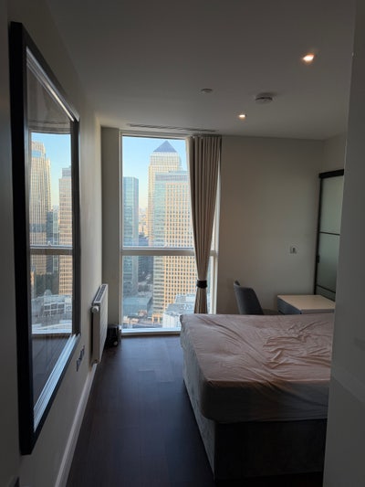     Luxury Double Room • 36th Floor • Canary Wharf Main Photo