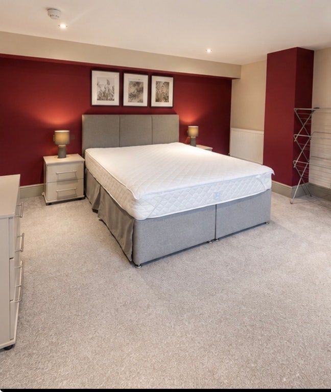 Ideal Location Mega Sized Room **Zero Deposit* Main Photo