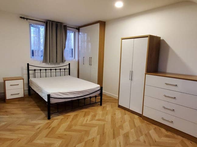 En-Suite Loft Room – Hounslow East (Bills Included Main Photo