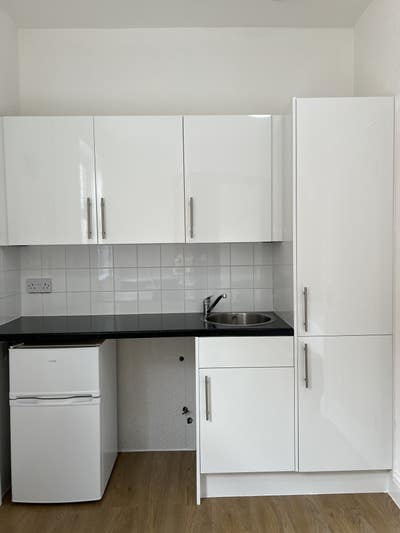 Spacious Double Rooms with En-suite Wakefield Cent Main Photo