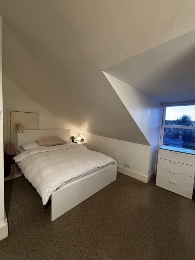 Lovely Double Ensuite Room – 5 mins Hove Station Main Photo