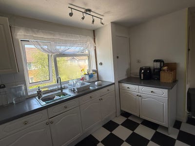 Room available for Single Girl or Couple near Town Main Photo