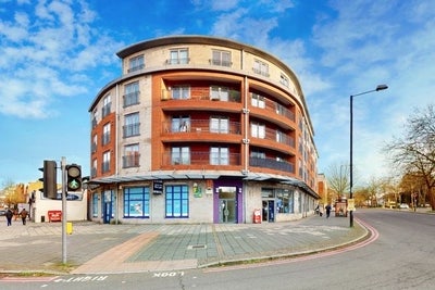 2 Bed, 2 Bath Flat. Unfurnished in SW2  Main Photo