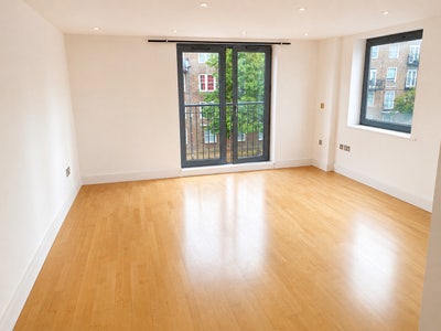Zero Deposit, 2 Bed Flat, Unfurnished in SW2  Main Photo
