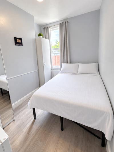 Tottenham Hale Double Room | 1 Person | &pound;0 Deposit Main Photo