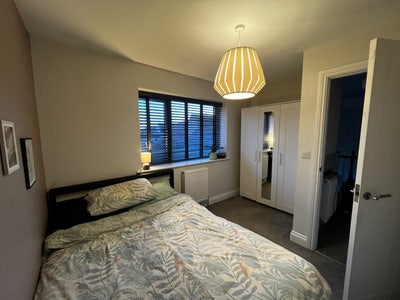 Spacious Double + Private Bathroom, Parking  Main Photo