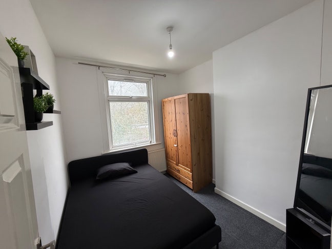 Room for rent in Harrow-on-the-Hill Main Photo