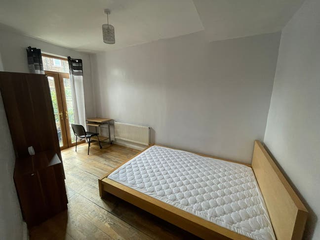 2 Large double rooms in 4 bedroom houseshare Main Photo