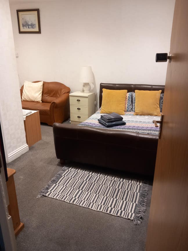 Large double en-suite rooms in central Blackpool Main Photo