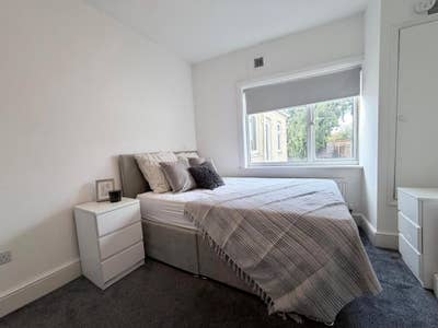 No deposit Rooms Very Close To Southmead Hospital! Main Photo