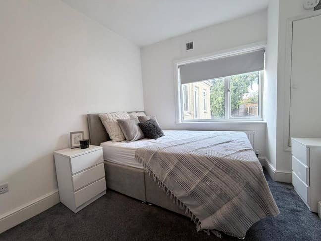  Superb Double Rooms Southmead Road BS10  Main Photo