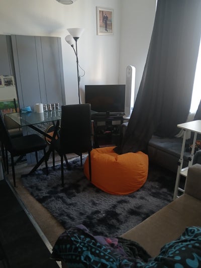A single room in a neat and quiet flat available  Main Photo