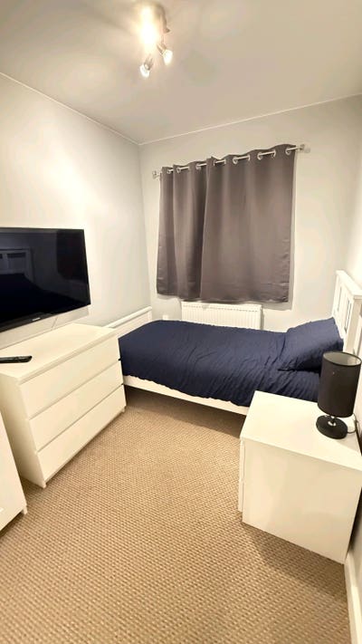 Room for rent Main Photo