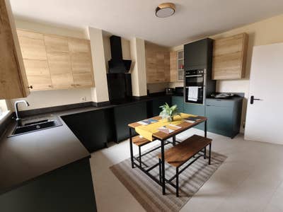 Great double room in newly renovated home Main Photo
