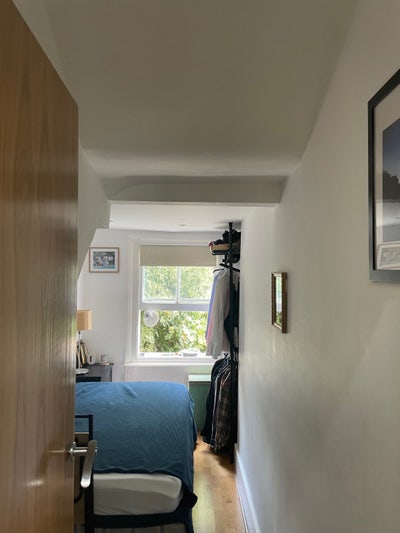 Double bed in Notting Hill Main Photo