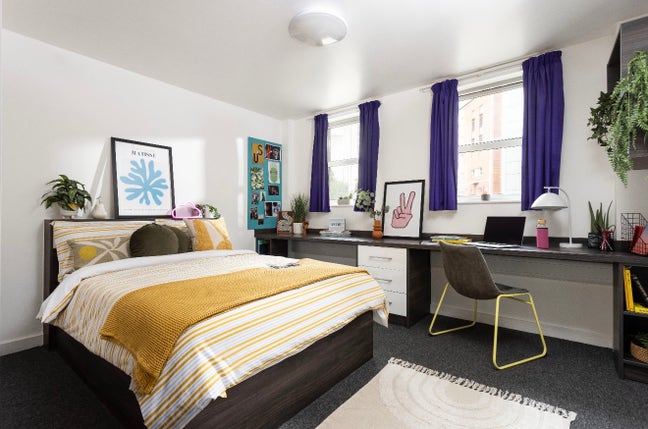 Large En-suite | Piccadilly 3 mins | &pound;221pw Main Photo