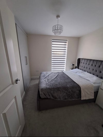 Furnished Room Available in Flat – Female Only Main Photo