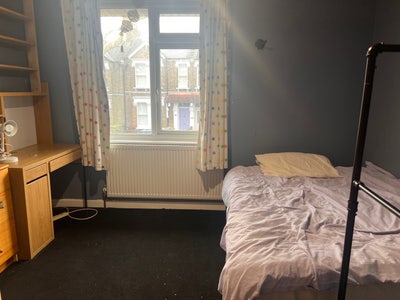 &pound;875 inc bills. Dbl room, seeking female professnl Main Photo