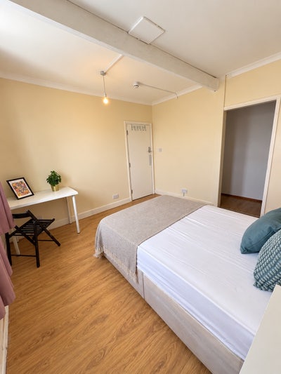 *Massive Double/Twin Room 5Ppl 2 Bathrooms Main Photo