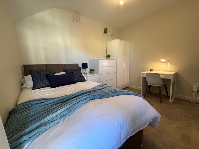 Shared Property - SO15 Main Photo
