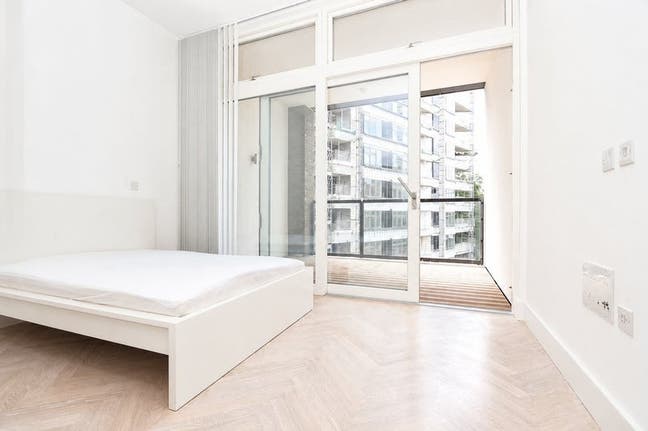 Secure Private Balcony Double Room Near Central Ld Main Photo