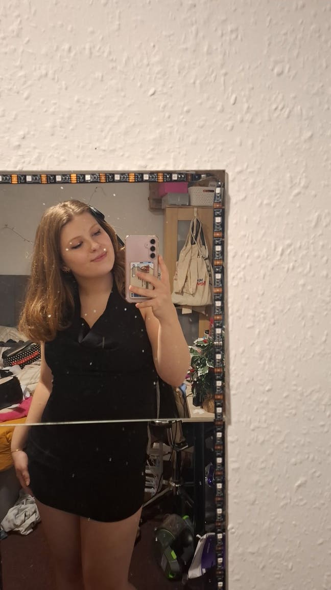 22 Year Old Profesional Female Looking for a room Main Photo