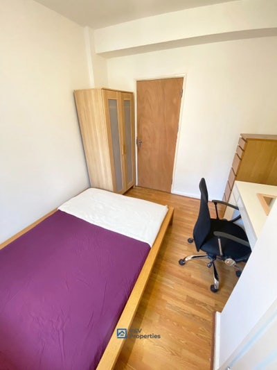  Best Deal - 2 Rooms Available in September! 🏠 Main Photo