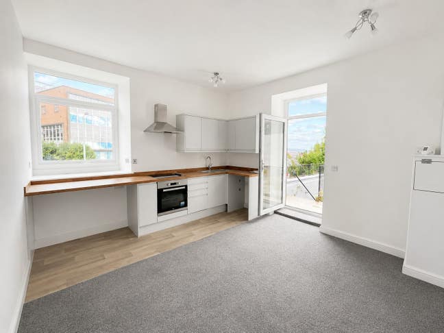 🏡 1-Bedroom Flat | Mount Pleasant | Furnished Main Photo