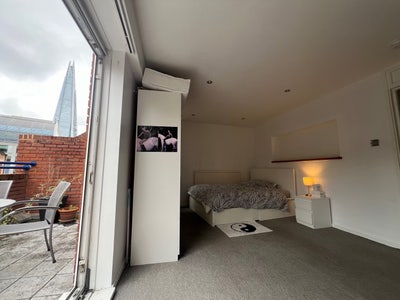 Big Double Room in Tower Bridge.   Main Photo