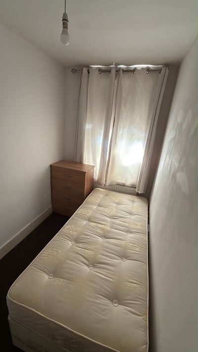 🛏️✨Single Room to Let in Neasden Main Photo