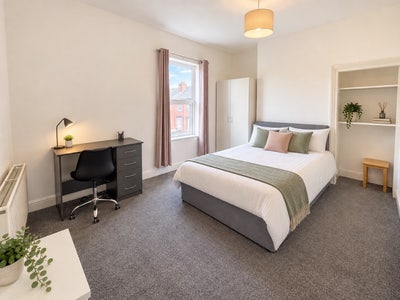 3-Bed Houseshare | Big Rooms | Near Uni! 🚶 Main Photo