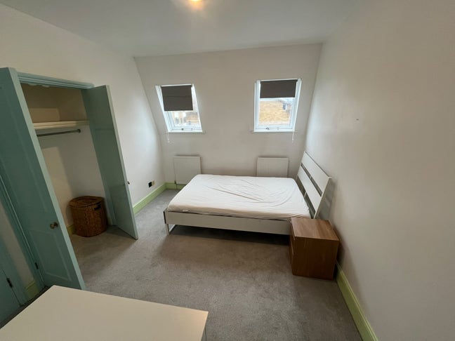 A Large Double Room in Large Shared House Highbury Main Photo