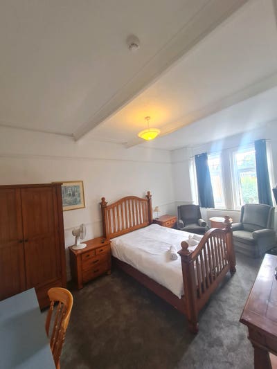 Recently renovated ensuite rooms to rent  Main Photo