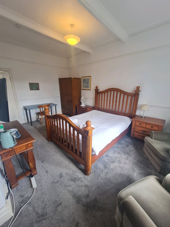 Room To Rent  Main Photo