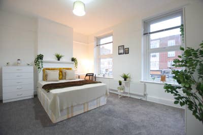 ** Spacious Room - Finchley Road ** Main Photo