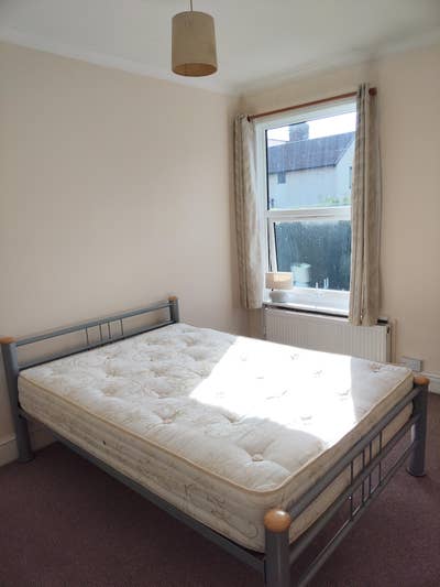 Spacious Double room available Main Photo