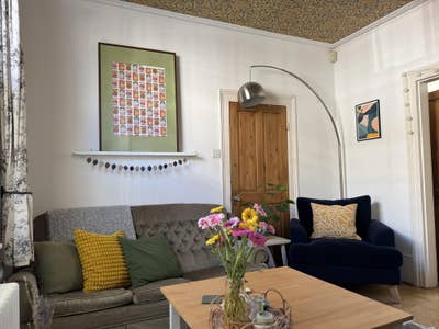 2 bedrooms available in sunny Victorian tce house Main Photo
