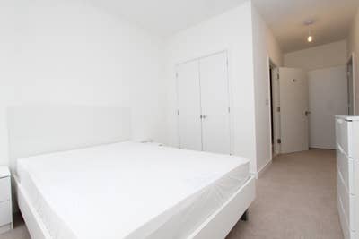 🏡 3 Rooms Available|Modern|1 Ensuite Near Beckton Main Photo