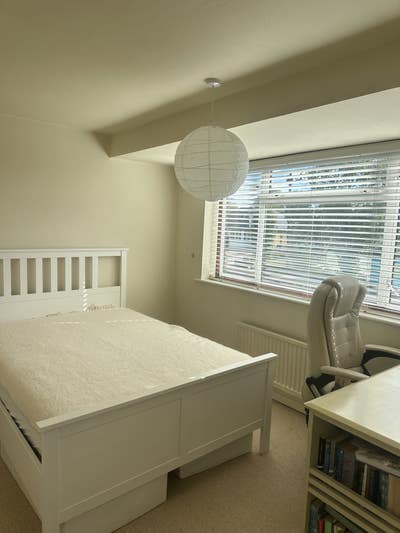 Bright & Sunny Furnished Double Room with Private  Main Photo