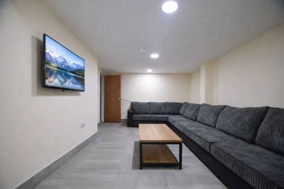 Newly renovated student post grad house share  Main Photo