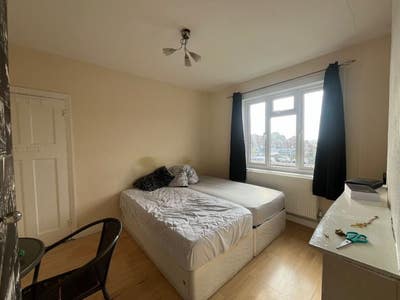A Spacious 1 single room and double room for rent  Main Photo