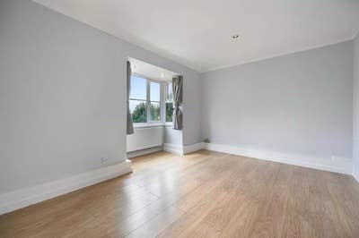 Bermondsey Flat  Main Photo