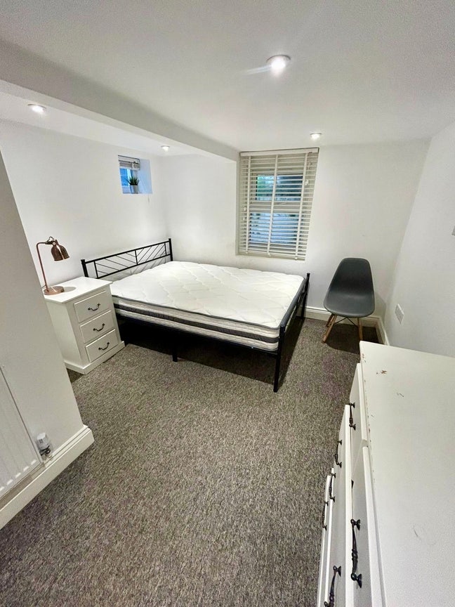 ** Double Room with Ensuite ** Couples Welcome! Main Photo