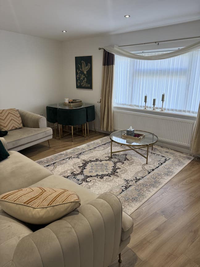**Warm & Cosy Furnished 2-Bed Flat – South Ruislip Main Photo