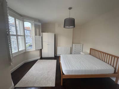 Spacious rooms in friendly house with garden Main Photo