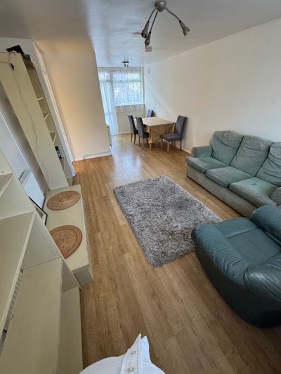 2-bed flat available in CR0 Main Photo