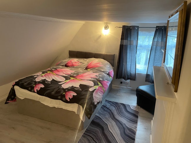 Double room to rent SW15  Main Photo