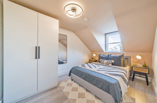 Double Room available by Balham Station  Main Photo